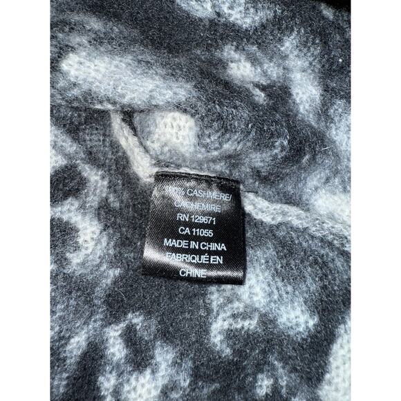 SKULL CASHMERE Women’s 100% Cashmere Skull Graphic Sweater Gray Small Goth Emo - Picture 6 of 6